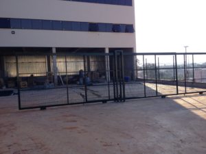 portao-de-correr-duplo-gradil-eletrosoldado-verde
